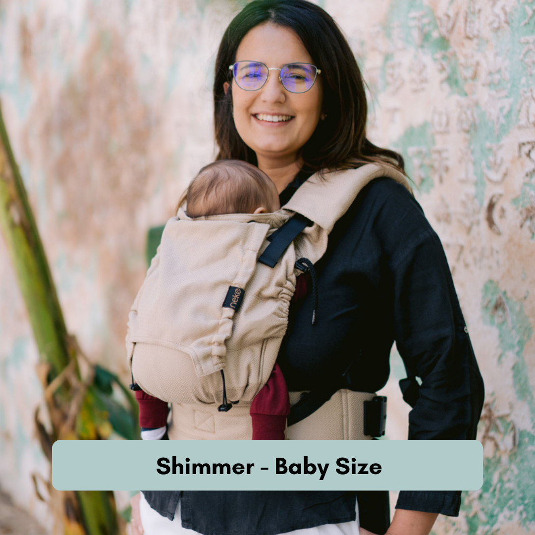 Neko Switch Trage mit verstellbarem Rückenpanel und gepolsterten Schultergurten. Shimmer Babysize