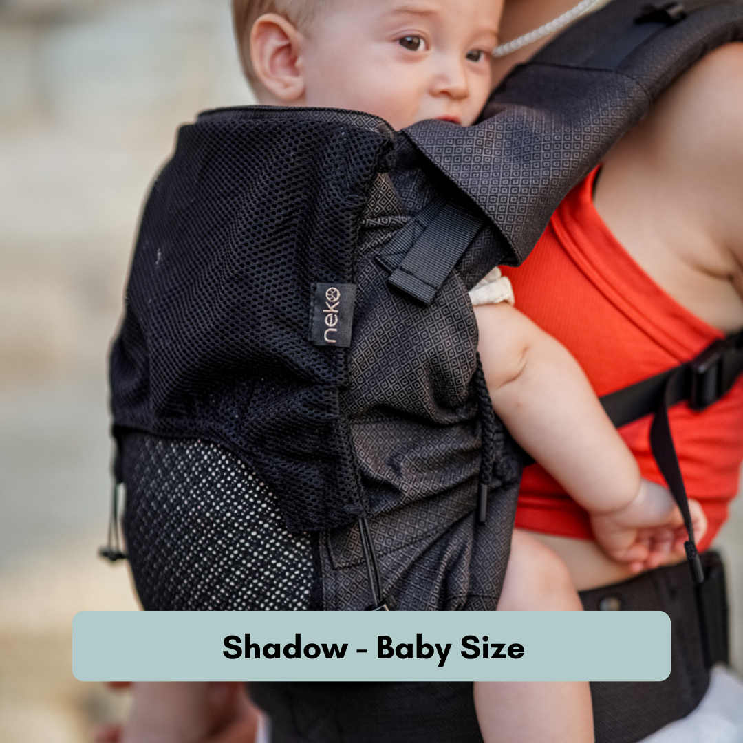 Neko Switch Trage mit verstellbarem Rückenpanel und gepolsterten Schultergurten. Shadow Babysize