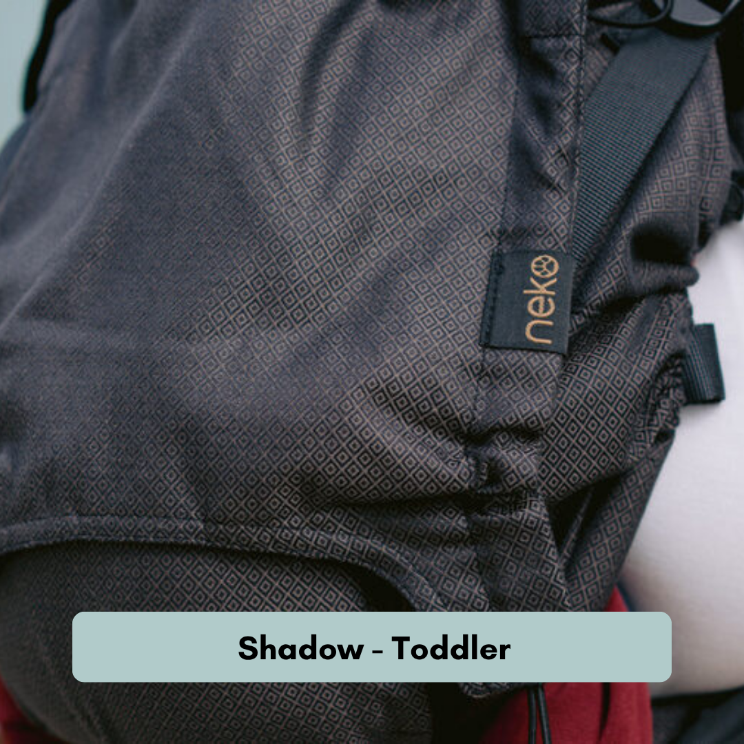 Neko Switch Trage mit verstellbarem Rückenpanel und gepolsterten Schultergurten. Shadow Toddler