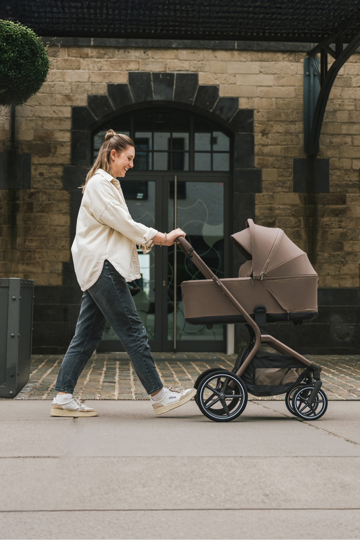 my junior MAVI Kinderwagen in verschiedenen Farben – stilvoll für moderne Familien.