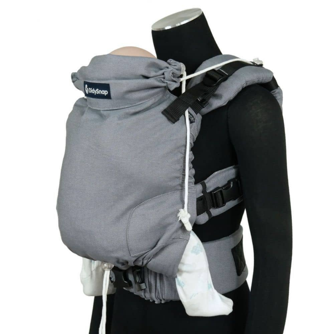 Detailaufnahme der DidySnap 4u mit stufenlos verstellbarem Steg und gepolsterten Schultergurten. Graphite