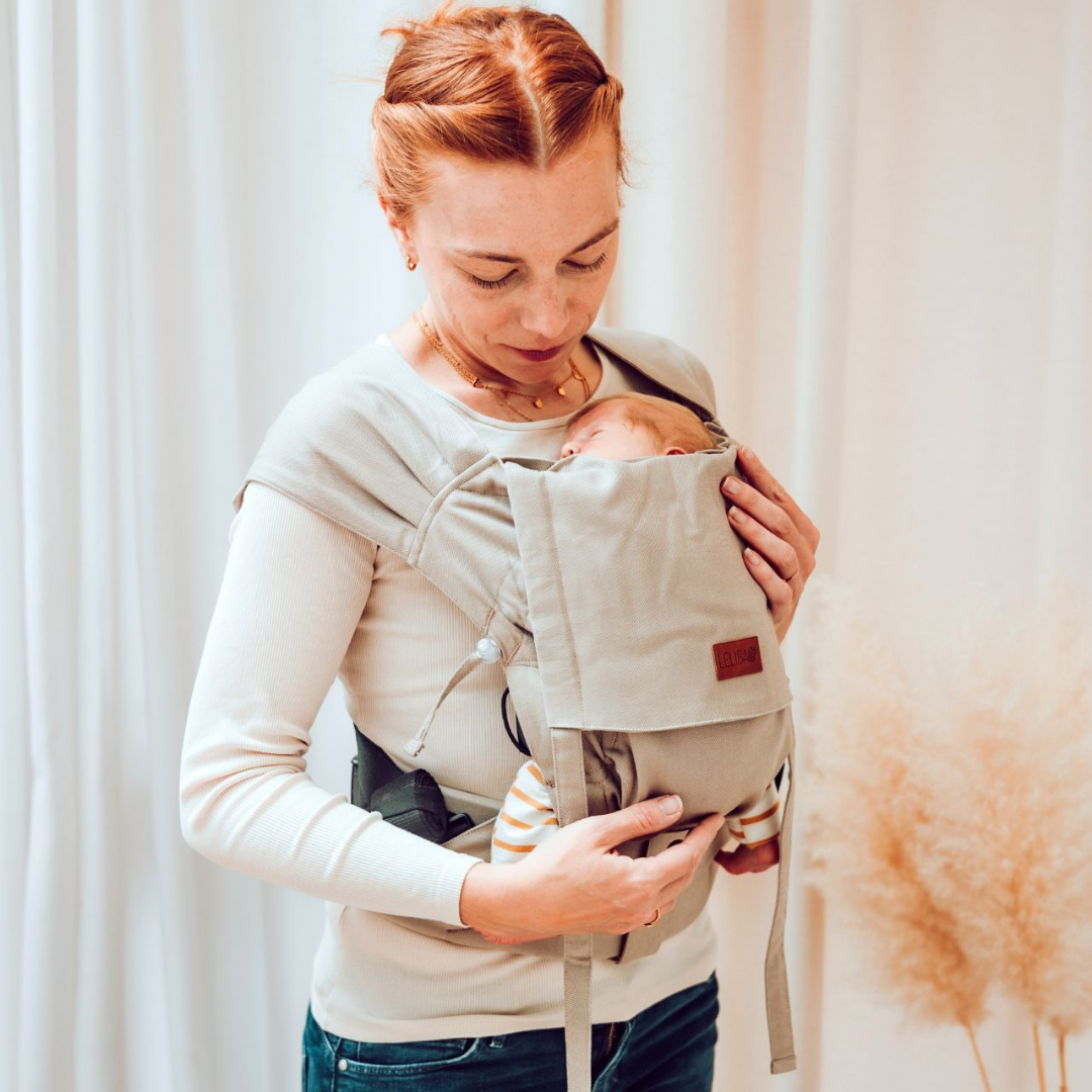 Produktfoto der LELIBA Zack Full-Buckle-Trage in Gobi – ergonomisch & mitwachsend.